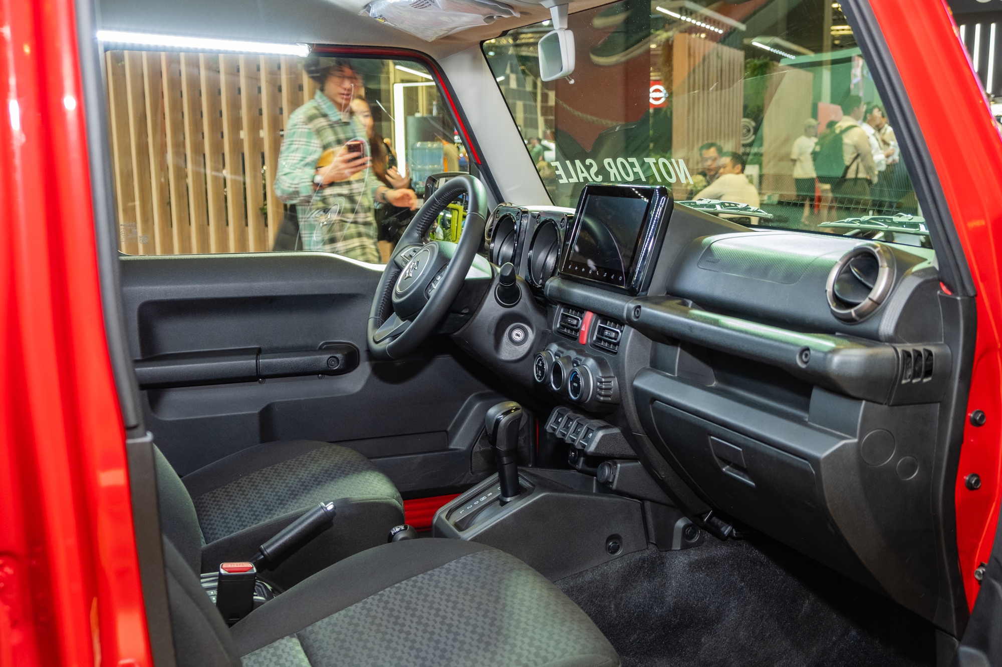Xem thử Suzuki Jimny 5 cửa sắp bán tại ĐNÁ: Thực dụng hơn, không rẻ nhưng vẫn đáng chờ ngày về Việt Nam