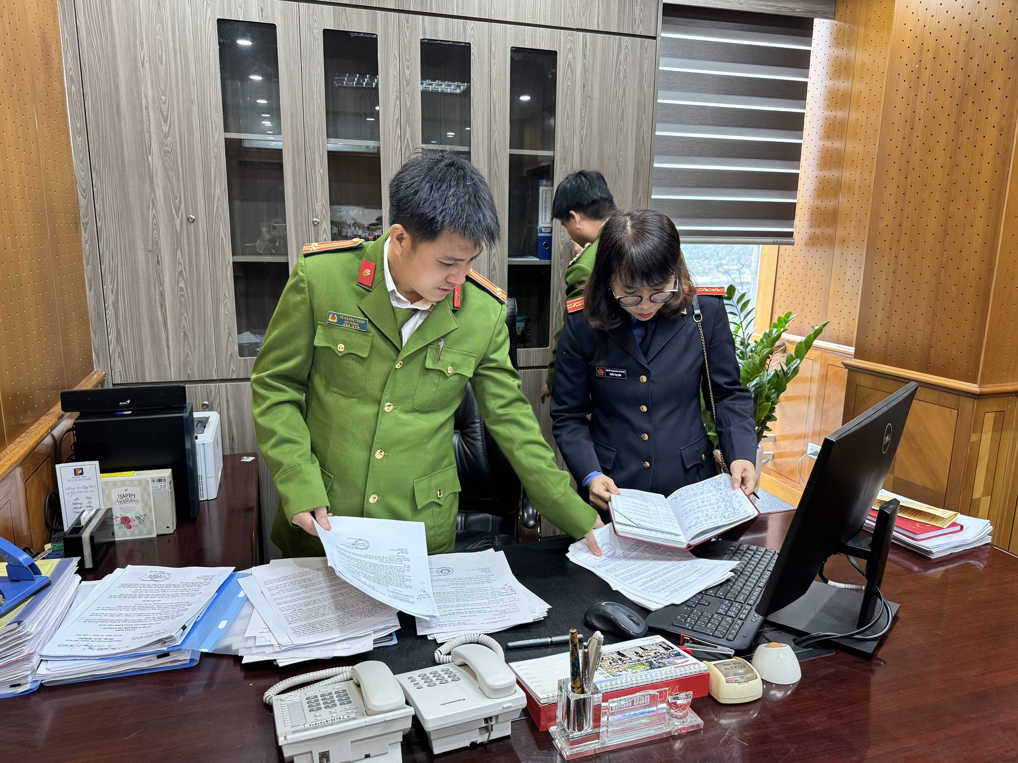 Khởi tố, bắt tạm giam Phó Cục Trưởng Cục Đăng kiểm Việt Nam - Ảnh 9.