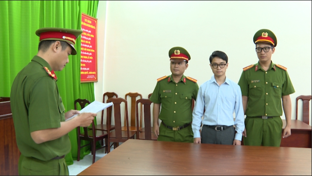 Khởi tố, bắt tạm giam Phó Cục Trưởng Cục Đăng kiểm Việt Nam - Ảnh 2.