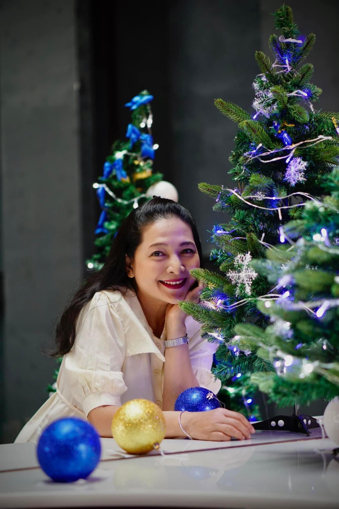 Cuộc sống ở tuổi 50 của MC Quỳnh Hương: Lui về hậu trường sống kín tiếng, ngoại hình thay đổi hậu giảm 10kg - Ảnh 6.