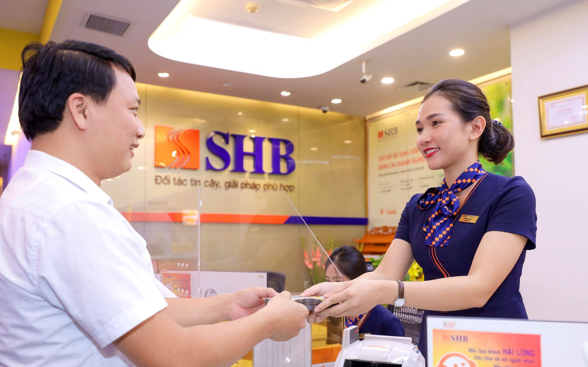 Nhân viên SHB sắp được mua hơn 45 triệu cổ phiếu giá rẻ 