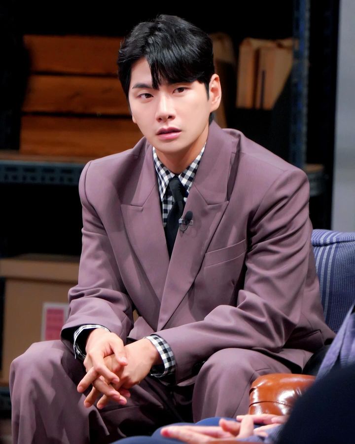 Thân là con trai sếp lớn ở LG Innotech, chàng trai này vẫn đi làm thuê kiếm tiền, là anh hùng ngoài đời thực - Ảnh 4.