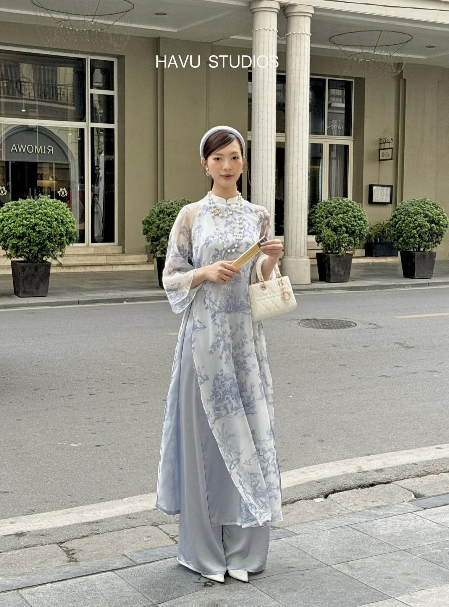 Kiểu áo dài thêu nổi đình đám khắp các local brand Việt: Hội chị em đang thấy "loạn" về giá- Ảnh 17.