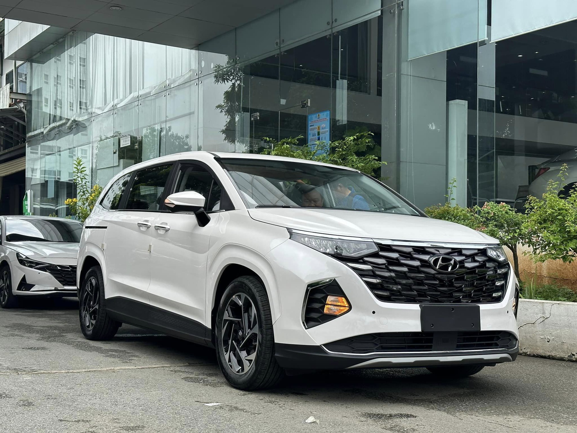 Hyundai Custin giảm giá mạnh hơn tại đại lý: Bản full giảm nhiều nhất 40 triệu, tăng sức cạnh tranh Innova - Ảnh 4.