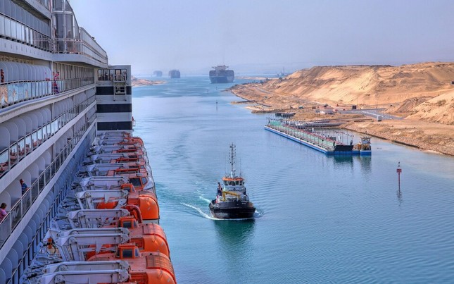 Tuyến du ngoạn kênh đào Suez 'loạn nhịp' - Ảnh 1.
