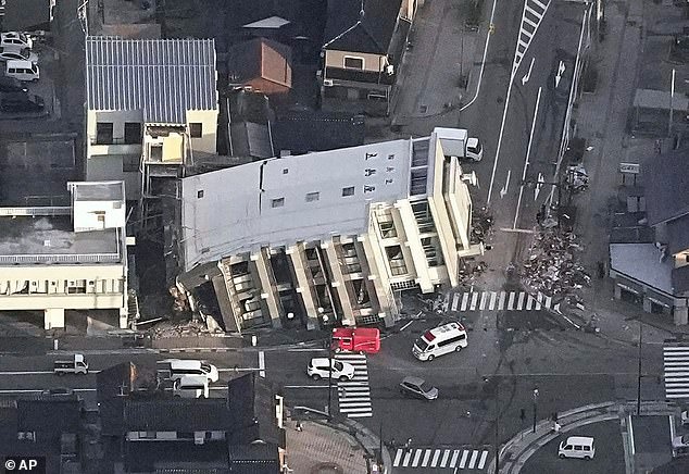 Động đất ở Nhật Bản: Số nạn nhân tử vong đã tăng lên 30, cảnh tượng chưa từng thấy xuất hiện ở siêu thị- Ảnh 3.