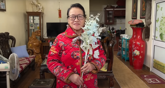 Thêm một chuyện tình &quot;đũa lệch&quot; nổi tiếng Cao Bằng: Cô dâu 72 tuổi lên xe hoa lần 3 với chồng trẻ mặc con cháu phản đối - Ảnh 1.