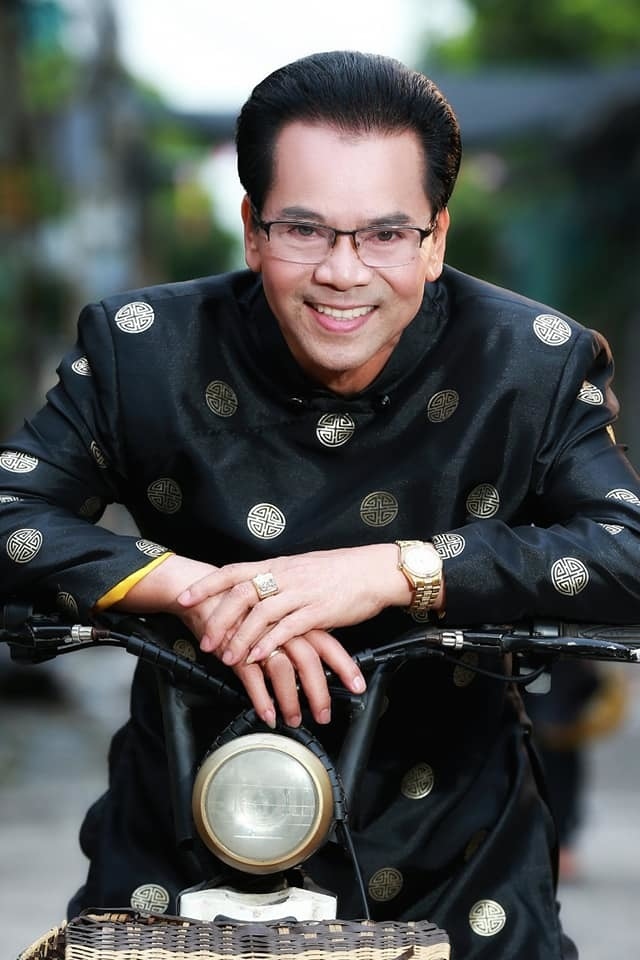 Nam NSND nổi tiếng tuổi 72 vẫn đào hoa và "phóng ô tô vù vù" là ai? - Ảnh 1.