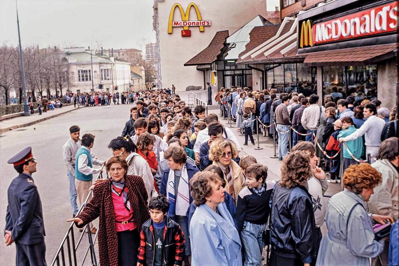 McDonald's tại Nga: Từ đế chế 2 tỷ USD phục vụ 1 triệu khách/ngày, sở hữu nhiều bất động sản nhất nước đến sự chấm dứt câu chuyện truyền kỳ 32 năm - Ảnh 8.