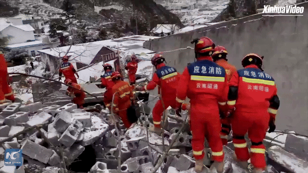 Lở đất ở Trung Quốc vùi lấp khoảng 44 người - Ảnh 1.