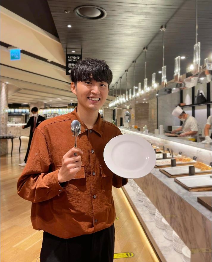 Chàng trai Hàn Quốc nói tiếng Việt siêu đỉnh, bỏ sự nghiệp giải trí 10 năm để mở quán ăn Việt tại Seoul - Ảnh 3.