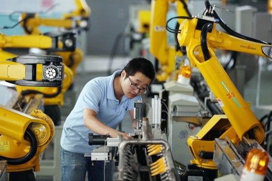 Robot Trung Quốc xâm chiếm Nhật Bản, Hàn Quốc: Lao động Châu Á đối mặt nguy cơ bị thay thế bởi những cỗ máy chẳng biết đau ốm, không bao giờ đòi lương thưởng - Ảnh 1.