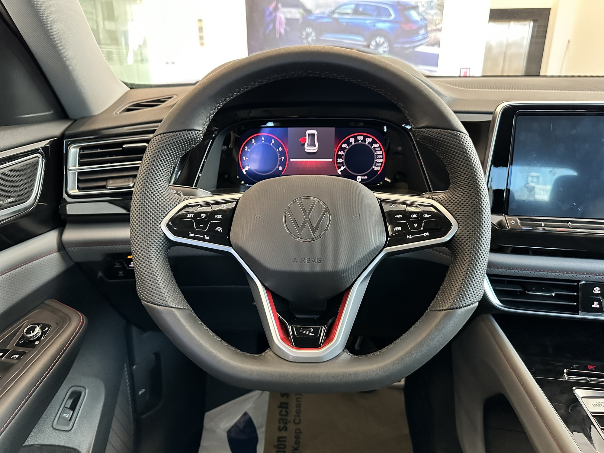 Ảnh chi tiết VW Teramont X tại đại lý: Giá dự kiến 2,168 tỷ, giao xe trước Tết, nhân tố mới cùng tầm Palisade và Explorer