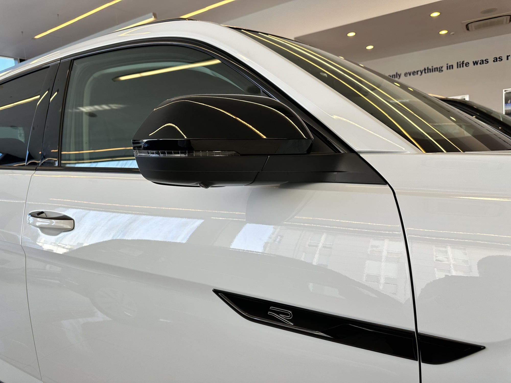 Ảnh chi tiết VW Teramont X tại đại lý: Giá dự kiến 2,168 tỷ, giao xe trước Tết, nhân tố mới cùng tầm Palisade và Explorer