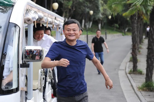 Bất ngờ với hình ảnh hiện tại của Jack Ma: Tỷ phú lẫy lừng một thời vì sao nay chỉ còn là anh nông dân? - Ảnh 3.