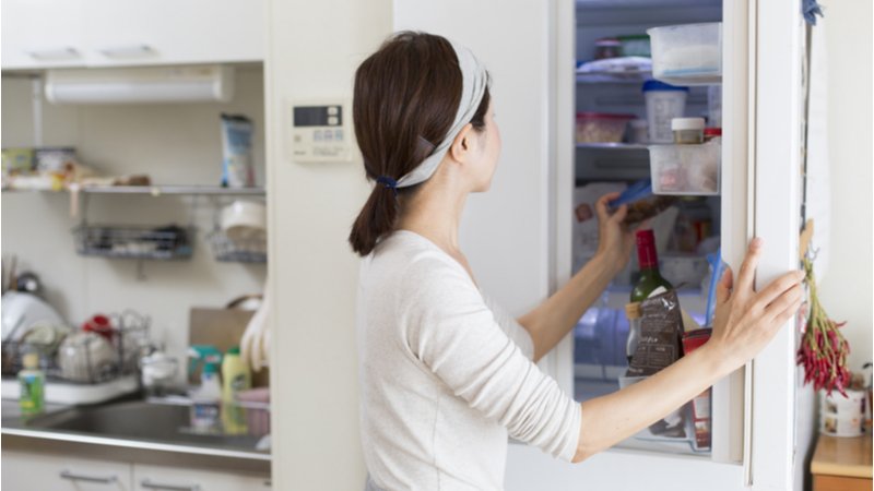 Để sắp xếp tủ lạnh thật tốt, hãy áp dụng 5 mẹo này, ngay cả những bà nội trợ kỹ tính cũng sẽ ngưỡng mộ- Ảnh 1.