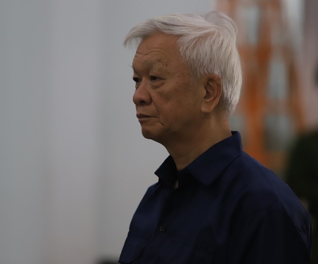 Vụ Mường Thanh Viễn Triều: Cựu Chủ tịch UBND tỉnh Khánh Hoà bị đề nghị mức án 4 - 5 năm tù - Ảnh 1.