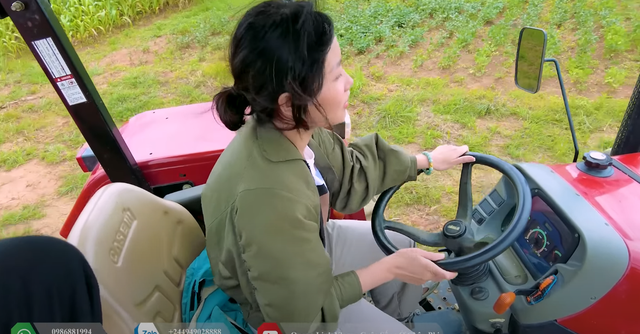 Cô gái Việt lái máy cày lướt băng băng trên nông trại châu Phi, thành quả thu hoạch ngoài dự đoán - Ảnh 3.