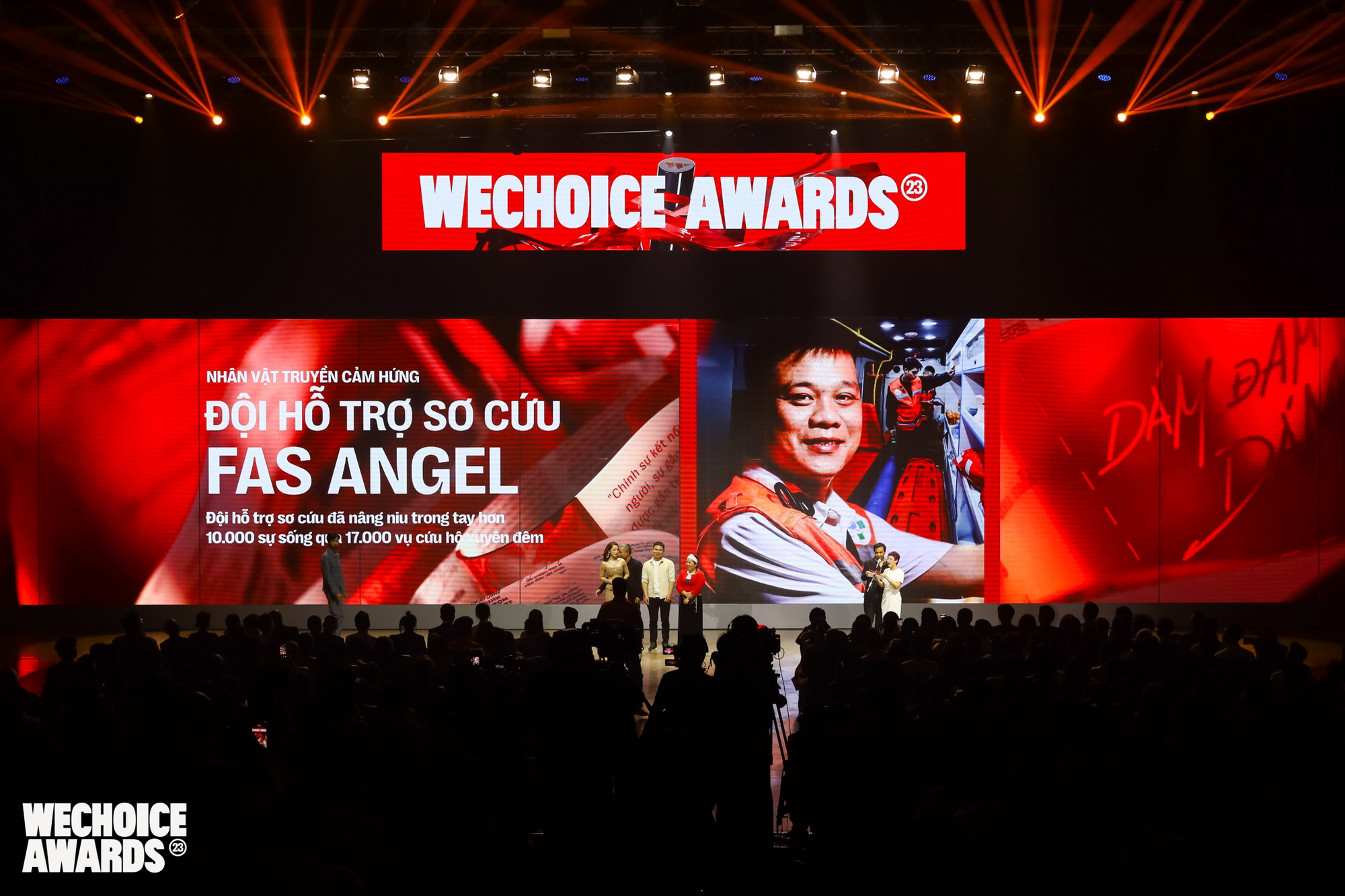 WeChoice Awards 2023: Công bố Top 10 Nhân vật truyền cảm hứng của năm!- Ảnh 4.