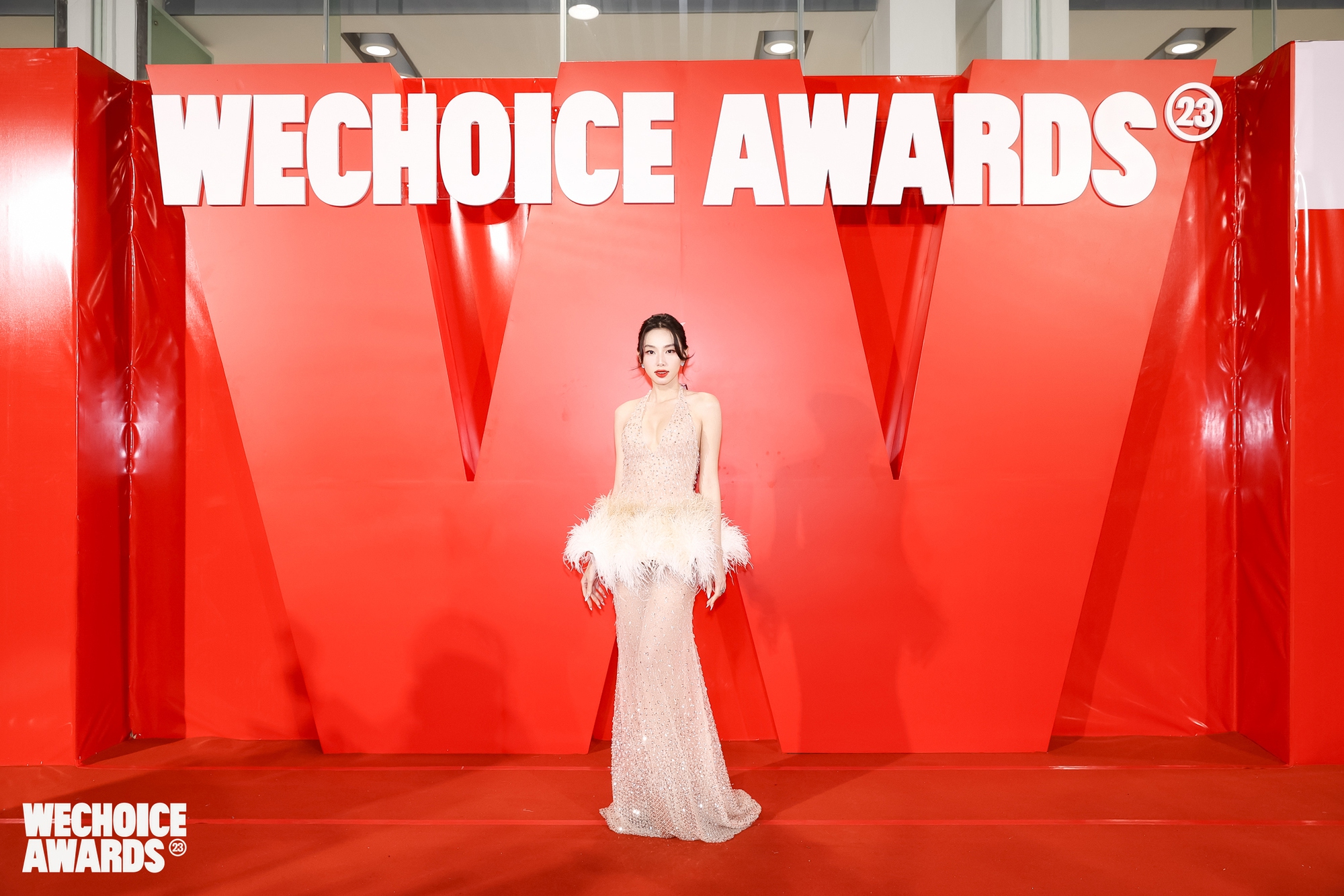 &quot;Đại chiến hoa hậu&quot; tại WeChoice Awards 2023: Lương Thuỳ Linh dịu kha, Vũ Thuý Quỳnh - Ngô Bảo Ngọc &quot;chặt đẹp&quot; thảm đỏ- Ảnh 8.