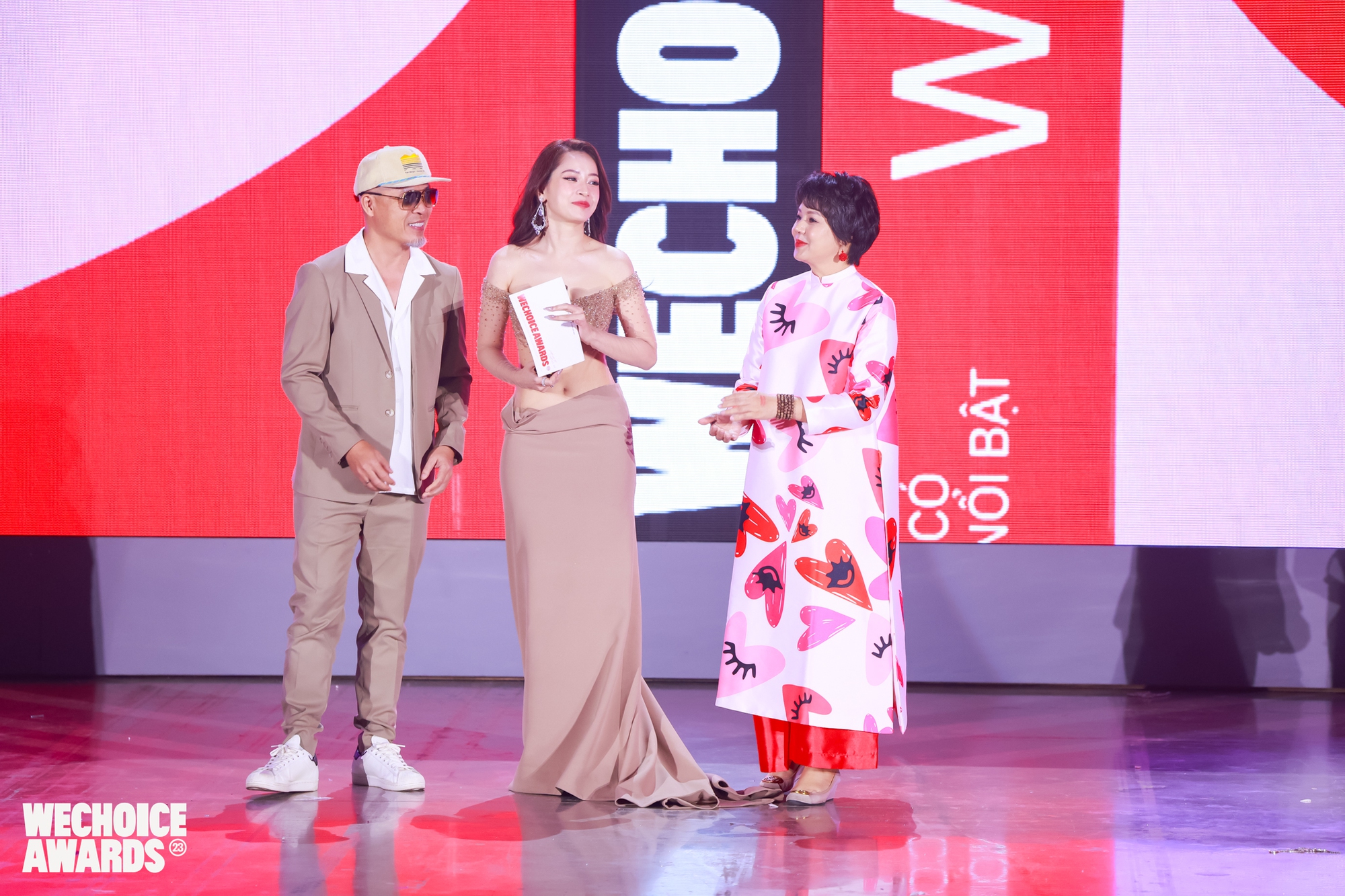 Chi Pu xuất sắc giành chiến thắng hạng mục Nghệ sĩ có hoạt động nổi bật tại WeChoice Awards 2023!- Ảnh 2.