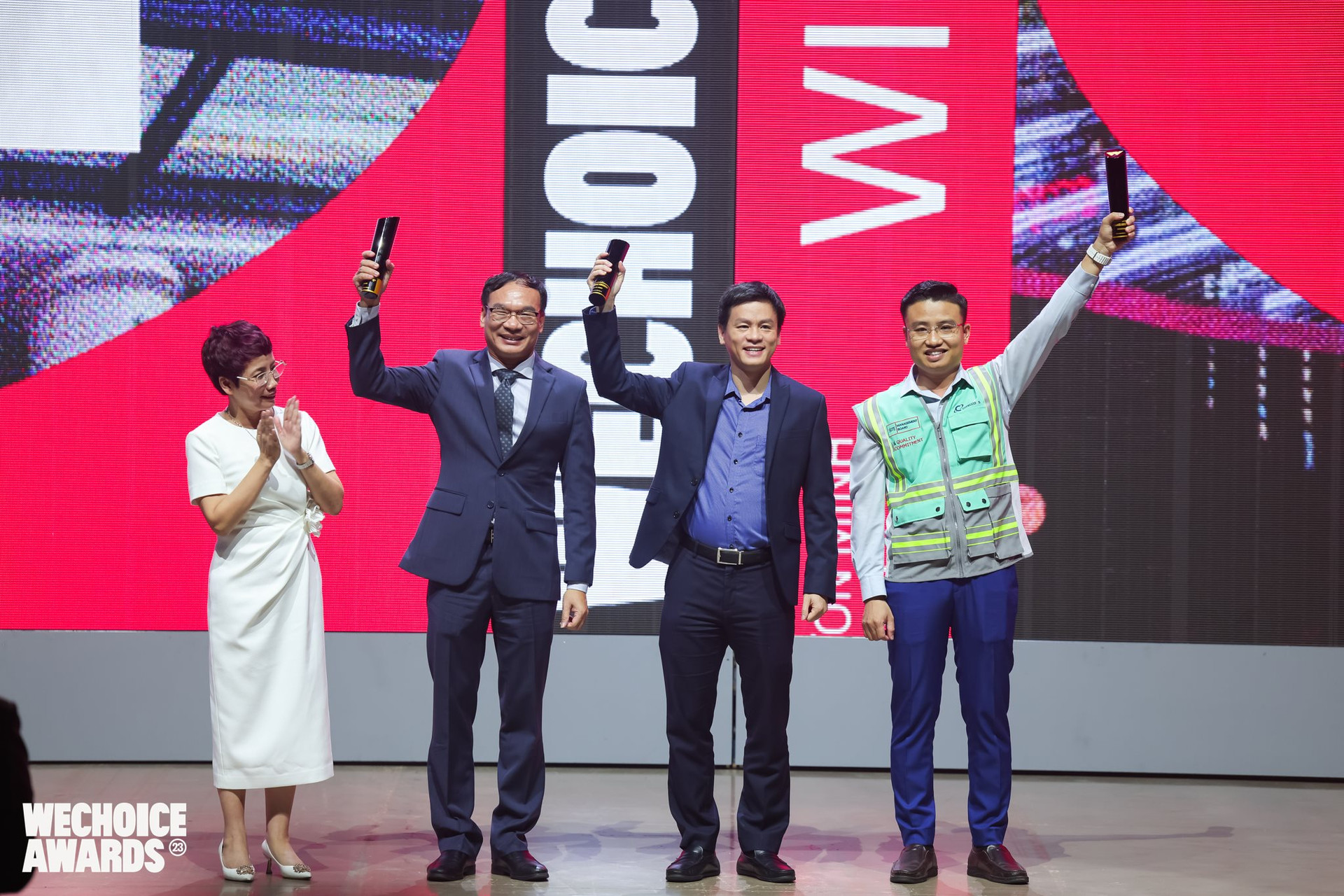 Coteccons, Viettel Money và TPBank giành giải Đơn vị Vươn mình rực rỡ tại WeChoice Awards 2023- Ảnh 1.