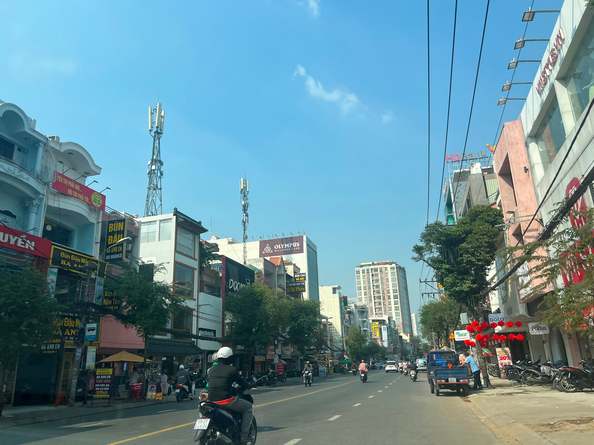 Một tuyến đường trung tâm Tp.HCM không có một bằng thuê nào bị bỏ trống, thậm chí khách giành nhau thuê, lộ lý do khó tin phía sau - Ảnh 4.