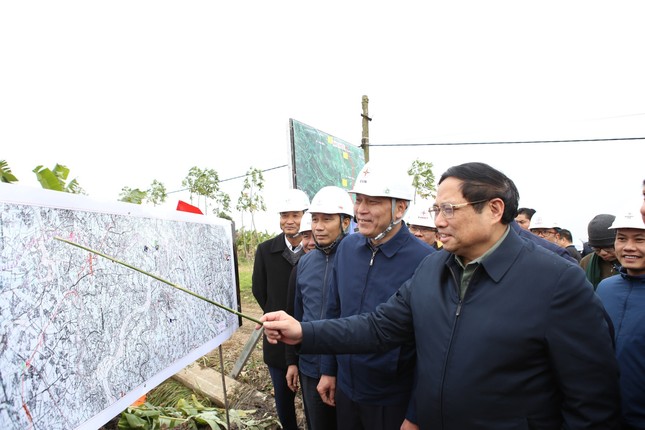 Thủ tướng làm việc về dự án đường dây 500 kV: Chỉ bàn làm, không bàn lùi - Ảnh 2.