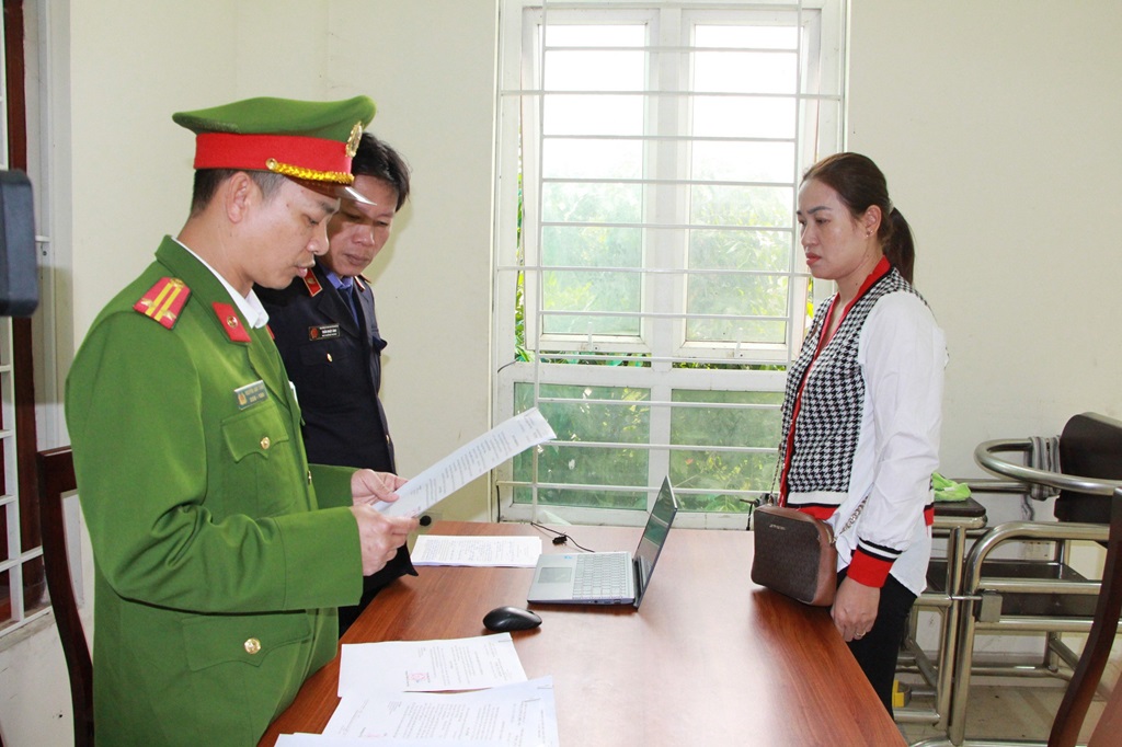 Công an chỉ ra những người dễ thành &quot;mồi ngon&quot; cho tội phạm trên không gian mạng - Ảnh 1.