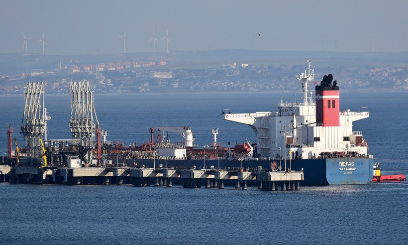 Lệnh trừng phạt khiến 10 triệu thùng dầu thô bị chặn ngoài khơi Hàn Quốc - Ảnh 1.