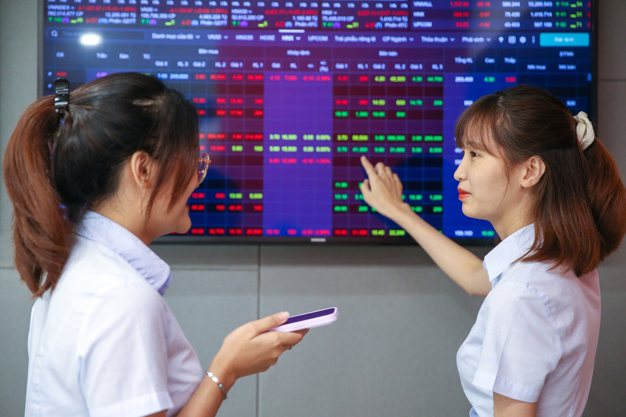 Chứng khoán bứt phá sau Tết? - Ảnh 1. Chứng khoán bứt phá sau Tết? - Ảnh 1.