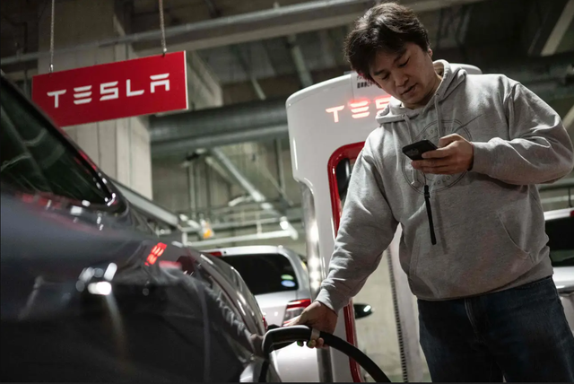 Sai lầm đáng xấu hổ của Elon Musk tại Nhật Bản: Vết nhơ 10 năm trước khiến ông chủ Tesla phải ngậm ngùi bắt tay với Trung Quốc - Ảnh 2.