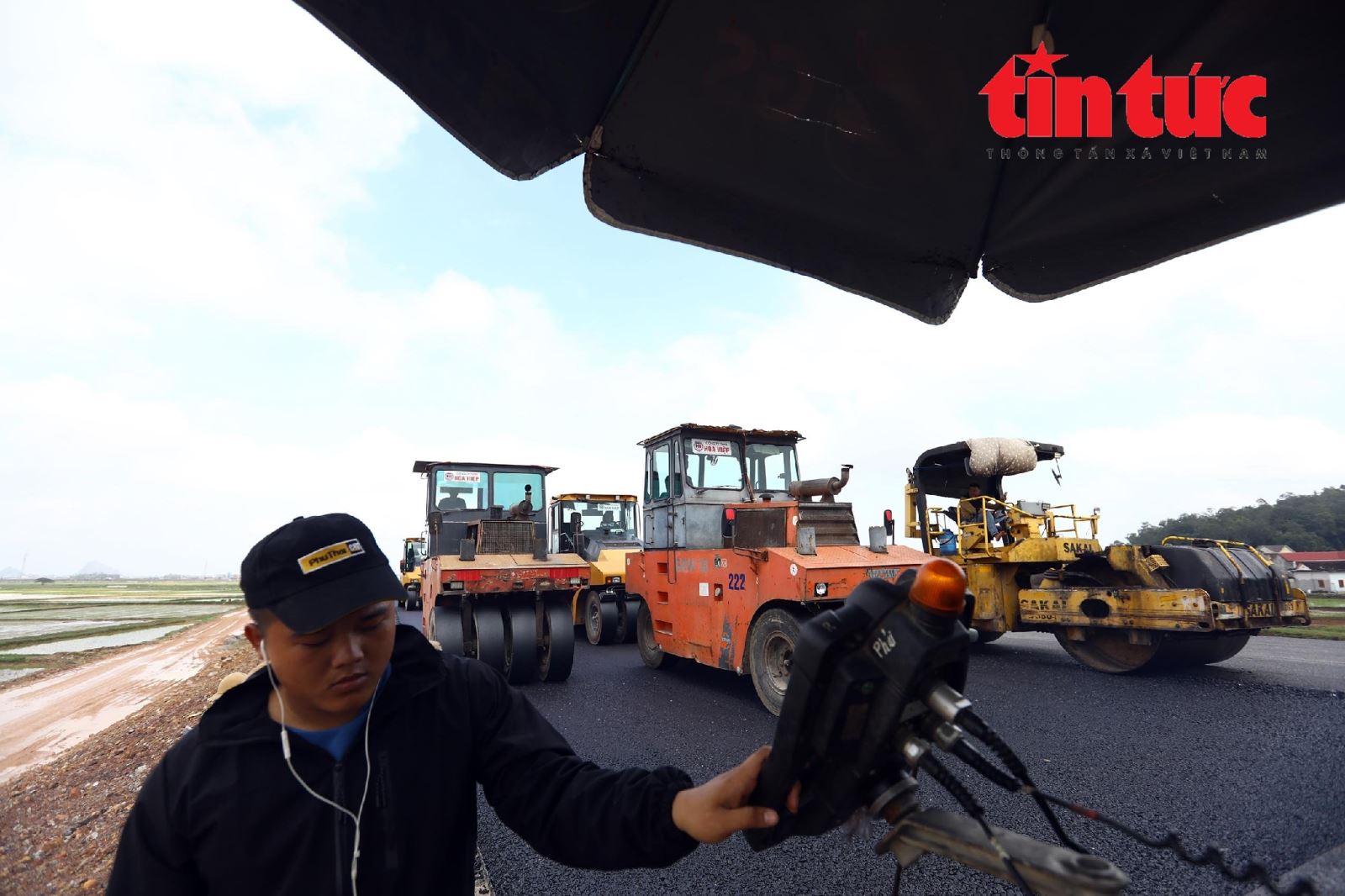 Thi công xuyên Tết, cao tốc Diễn Châu - Bãi Vọt đảm bảo tiến độ cán đích - Ảnh 6.