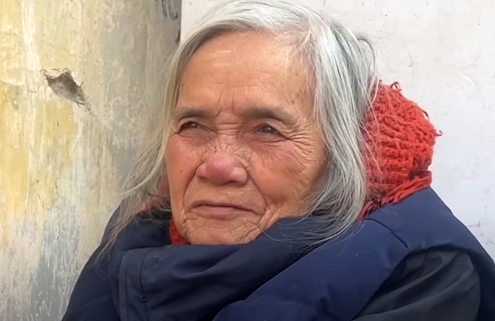 Cụ bà 82 tuổi bán chè sắn giữa trung tâm Hà Nội và câu chuyện buồn ít ai biết - Ảnh 3.