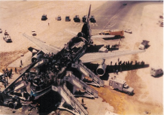 Chuyến bay từng khiến 301 người thiệt mạng: Lỗi nhỏ của phi công có thể quyết định sống chết trong vài giây như thế nào?- Ảnh 3.