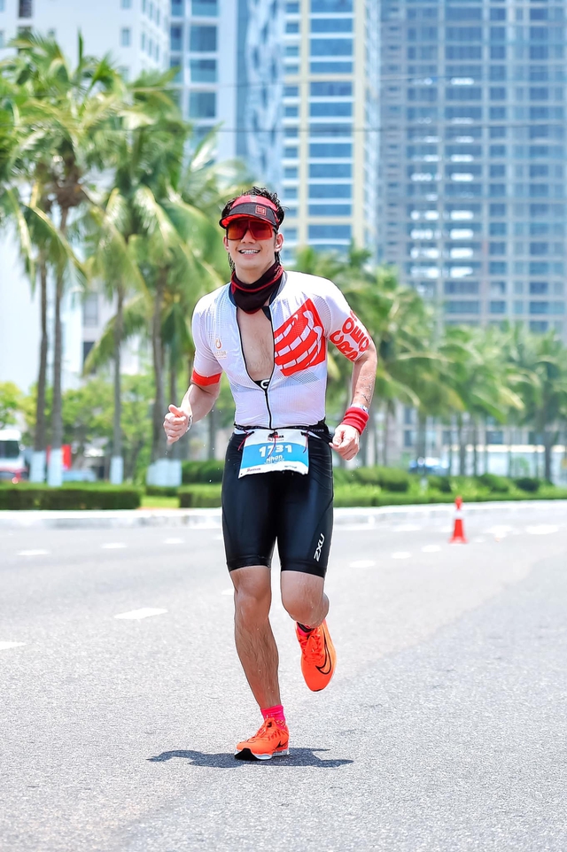 Diễn viên chạy khỏe nhất Việt Nam: Là nam thần hàng đầu, bơi 3,8km, đạp xe 180km, chạy 42km không nghỉ - Ảnh 4.