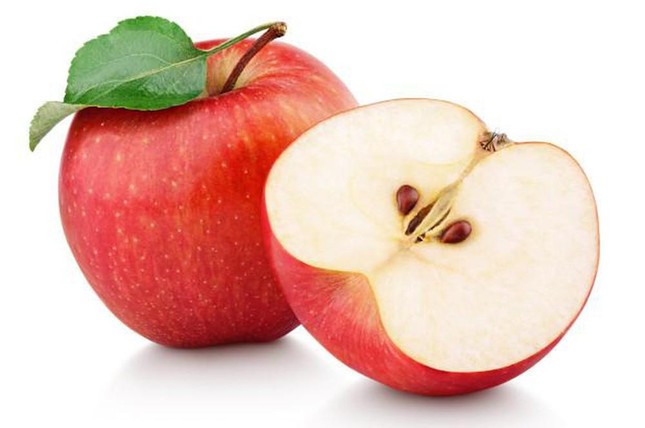 Ăn táo rất tốt cho sức khỏe nhưng nhớ bỏ ngay bộ phận cực kỳ độc này kẻo 'bỏ mạng' khi ăn - Ảnh 2.