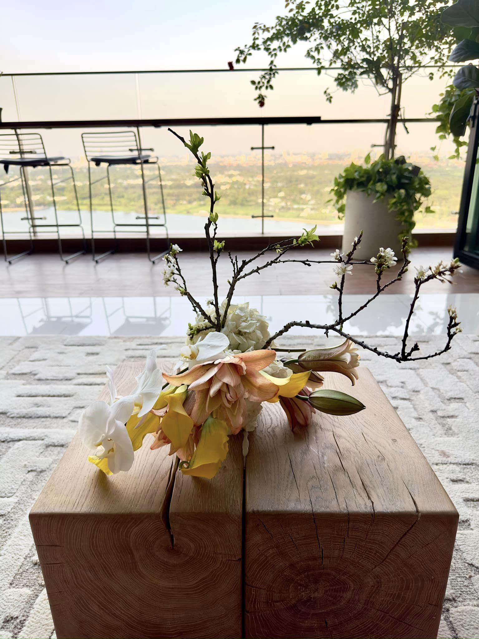 Diva Hồng Nhung khoe không khí Tết tại penthouse, hé lộ một món quà “phượt” gần 2000km khiến dân tình trầm trồ- Ảnh 4.