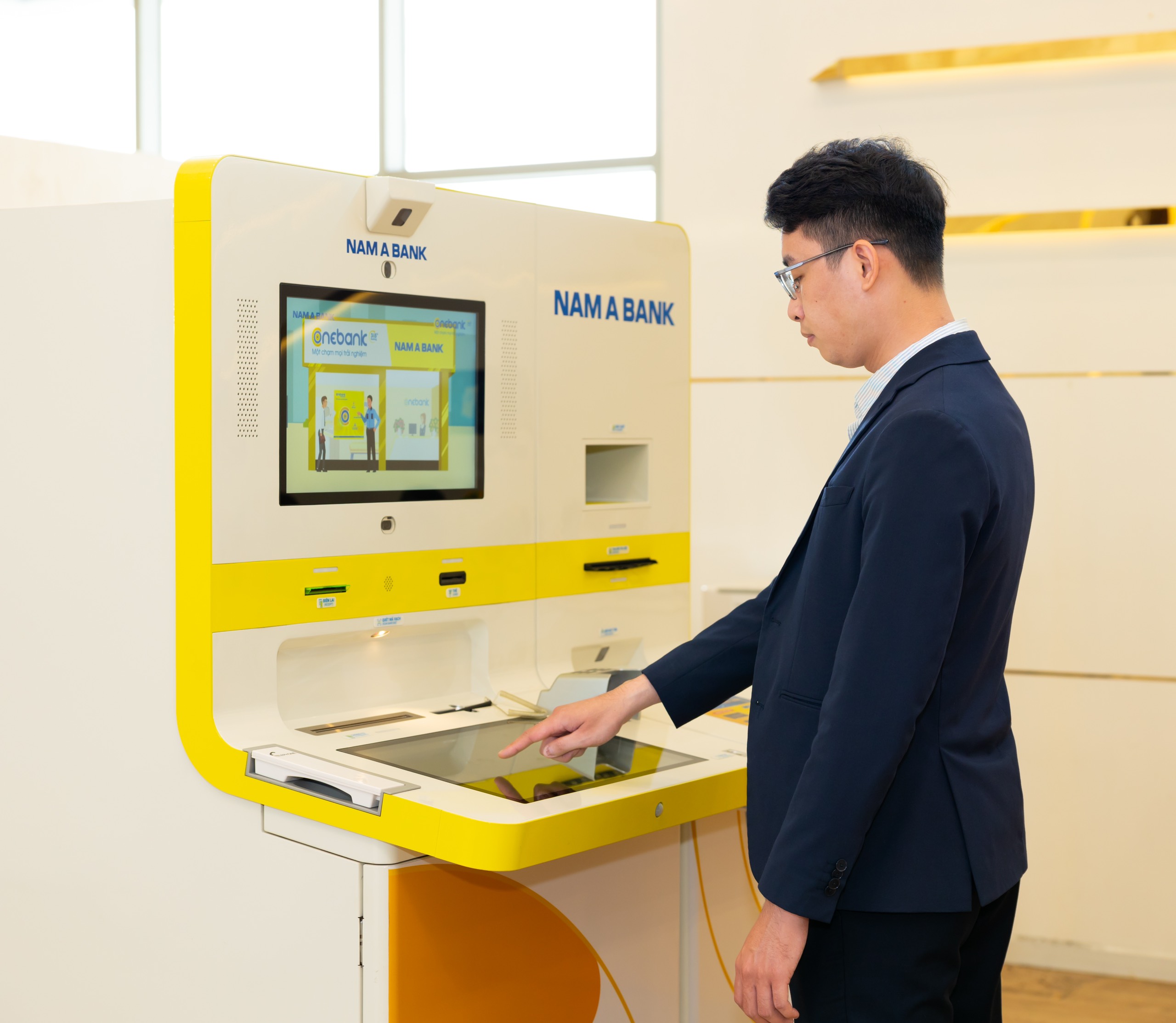 Nam A Bank: Các chỉ tiêu đều tăng trưởng tốt trong năm 2023, thu từ dịch vụ tăng 116%, lợi nhuận cao gấp rưỡi năm trước - Ảnh 1.