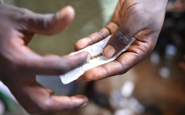 Bên trong đại dịch ma túy ‘xác sống’ càn quét Tây Phi - Ảnh 2.