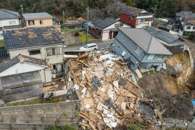 Động đất tại Nhật Bản: Hành động cực đỉnh của người mẹ trong khoảnh khắc nguy hiểm khiến dân mạng hết lời khen ngợi - Ảnh 1.