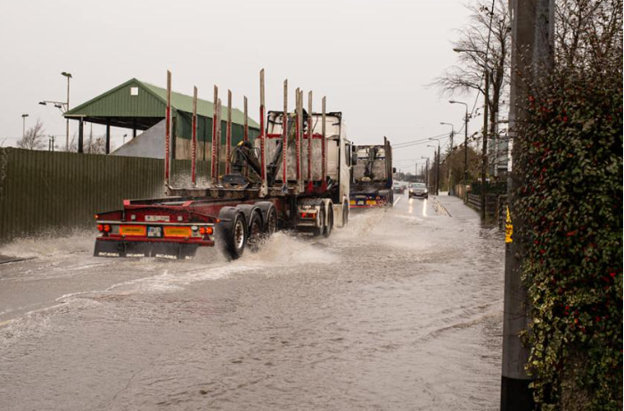 Thảm họa lũ lụt tấn công nhiều vùng trên khắp nước Anh - Ảnh 1.