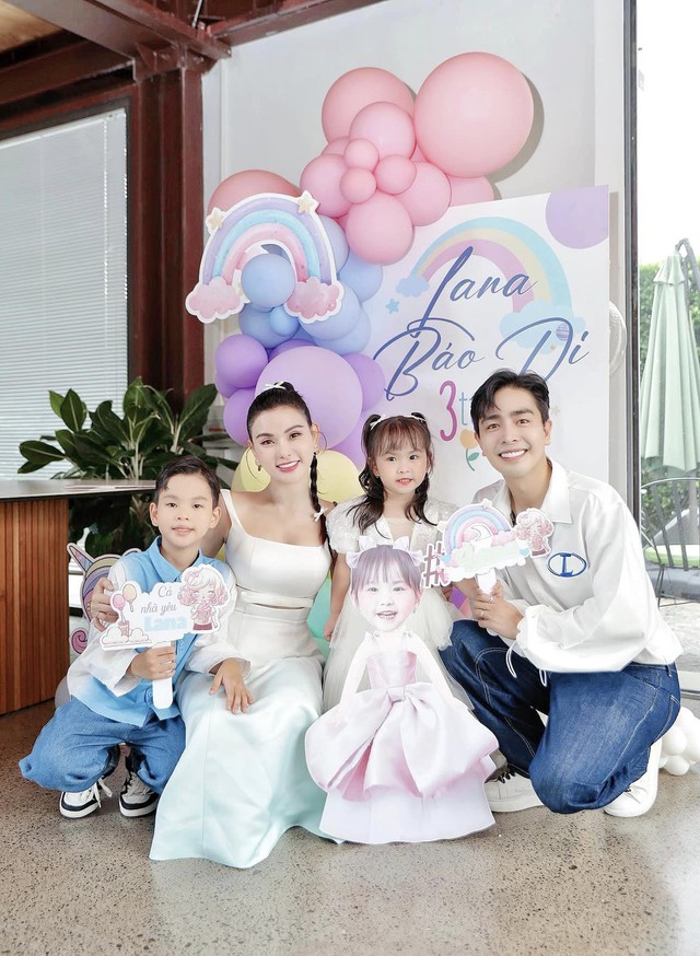 Nữ ca sĩ Việt lấy chồng thứ 2 kém 10 tuổi, mẹ chồng hứa sinh mỗi con tặng 1 mảnh đất, tuổi 40 đẹp nuột nà - Ảnh 3.