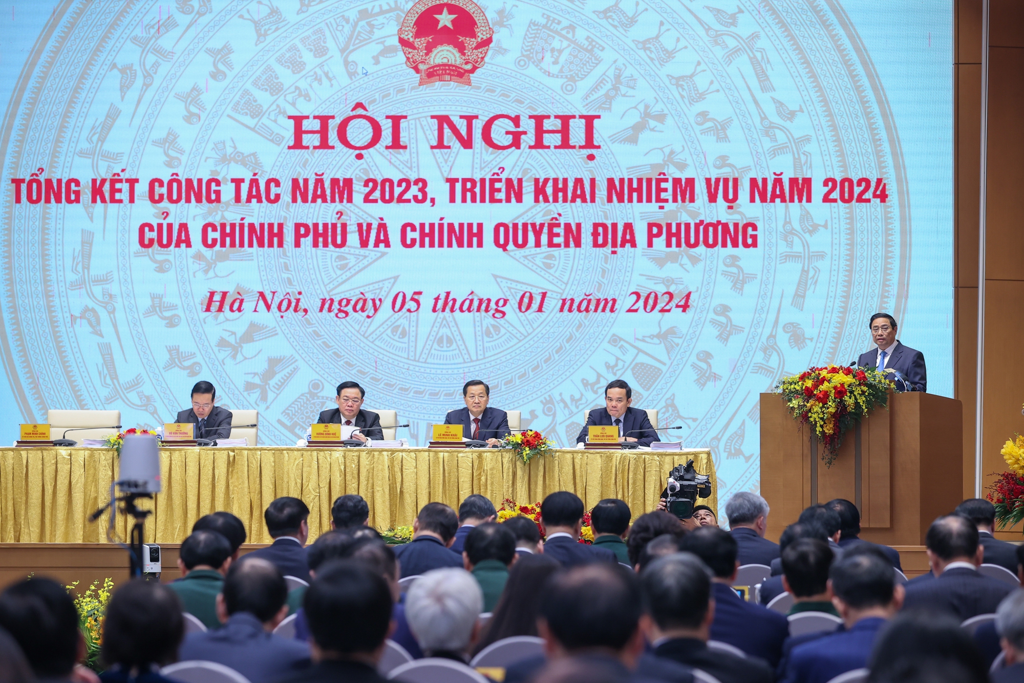 Chính phủ chốt thời hạn ban hành Nghị định về chế độ tiền lương mới, hoàn thành sắp xếp đơn vị hành chính- Ảnh 1.