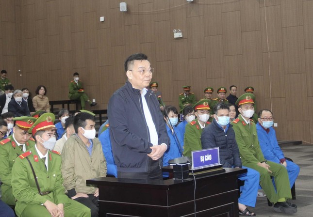 Xét xử sơ thẩm đại án Việt Á: Ba cựu ủy viên Trung ương bị đề nghị mức án nào? - Ảnh 1.