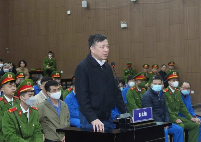 Xét xử sơ thẩm đại án Việt Á: Ba cựu ủy viên Trung ương bị đề nghị mức án nào? - Ảnh 3.