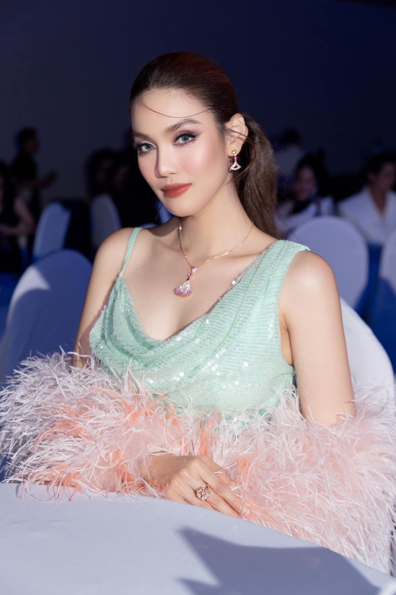 Minh Tú - Lan Khuê - Hoàng Thùy sau 6 năm "drama cực căng": Người giờ là "nàng dâu hào môn" quyền lực, người lao đao vì scandal - Ảnh 2.