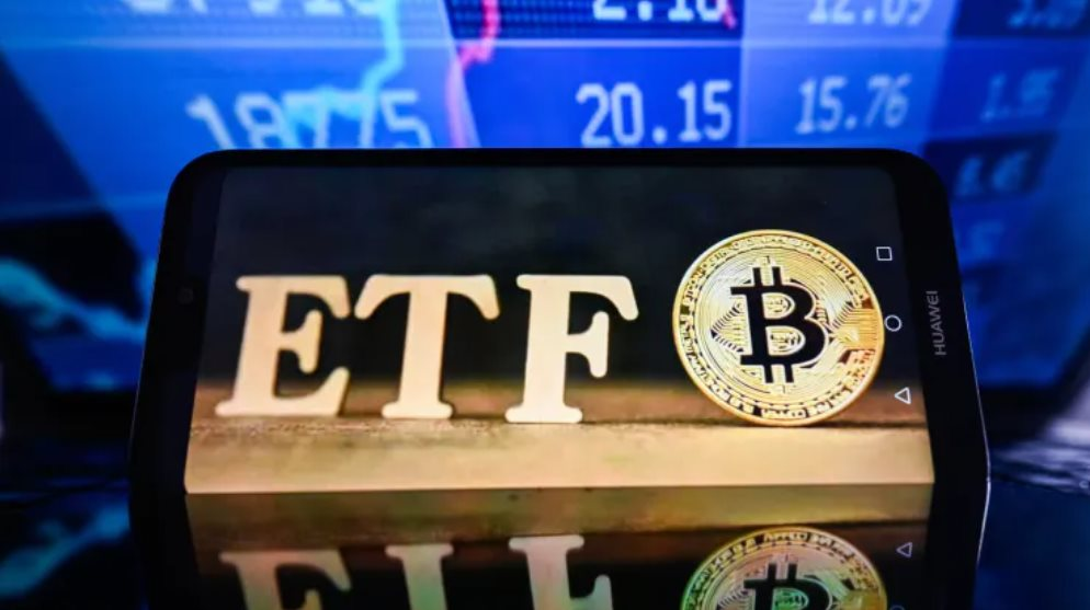 Tài khoản MXH của SEC bị hack đưa tin giả phê duyệt ETF Bitcoin, giá Bitcoin rung lắc mạnh - Ảnh 1.