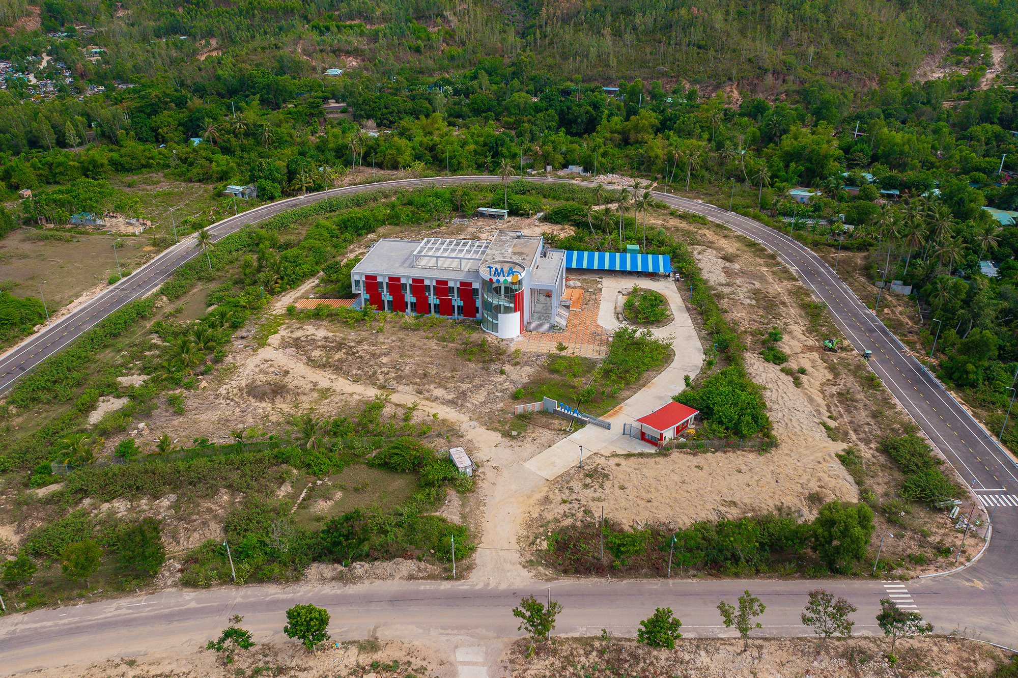 Đại lộ khoa học đầu tiên ở Việt Nam: Đầu tư trăm tỷ làm mô hình vũ trụ, FPT rót nghìn tỷ làm tổ hợp công nghệ cho 20.000 người- Ảnh 11.