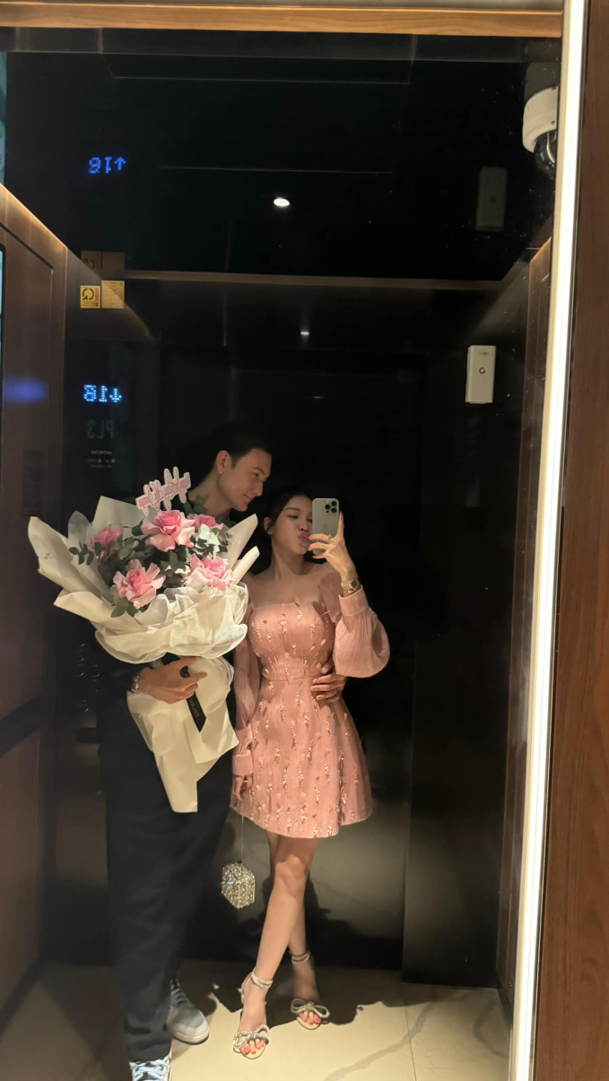 Vợ bầu của Đặng Văn Lâm khoe chân dài thẳng tắp, lái xế hộp đi chơi, được mẹ chồng khen thông minh vì cách chăm sóc gia đình- Ảnh 5.
